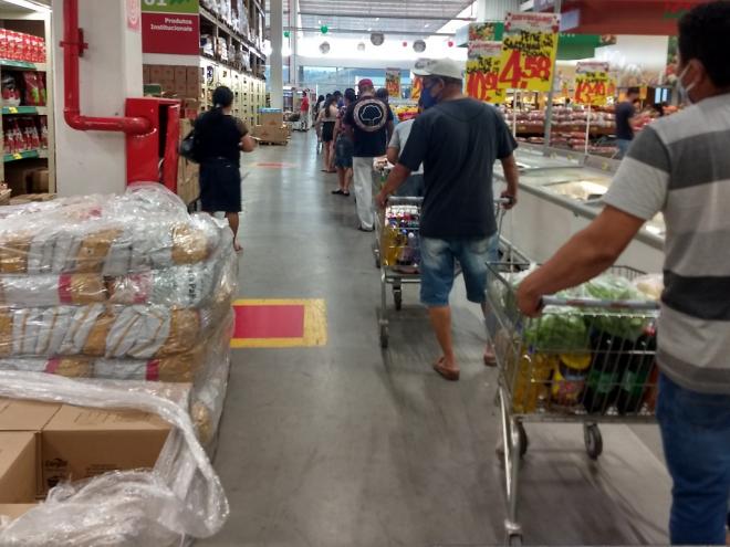 Disparada de preços nos supermercados, além da alta nos preços dos combustíveis tem refletido nos índices de inflação 