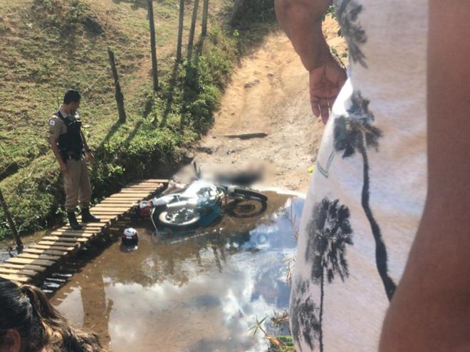O local do crime foi cercado pela polícia para a realização da perícia
