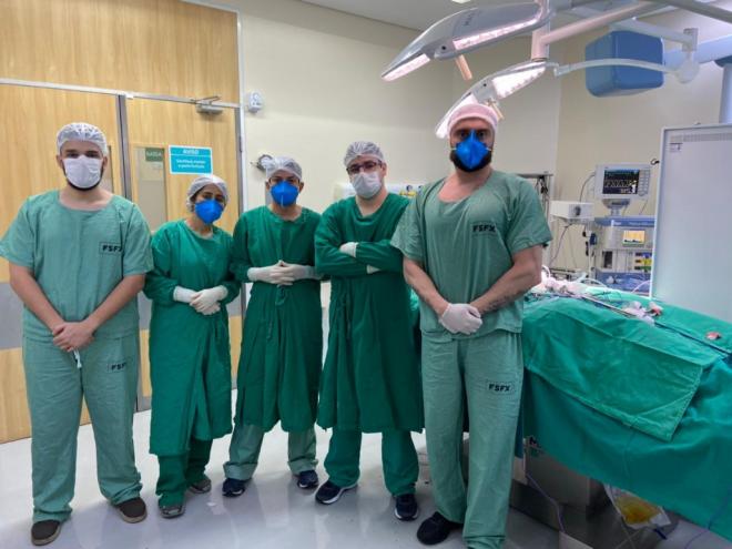 Equipe que atuou na intervenção cirúrgica