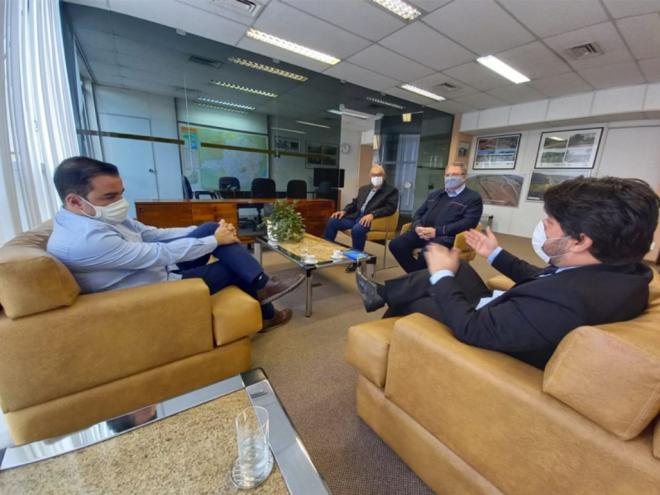 Prefeito de Timóteo, secretário e presidente da Fiemg se reuniram com o diretor-geral do DER-MG, em Belo Horizonte
