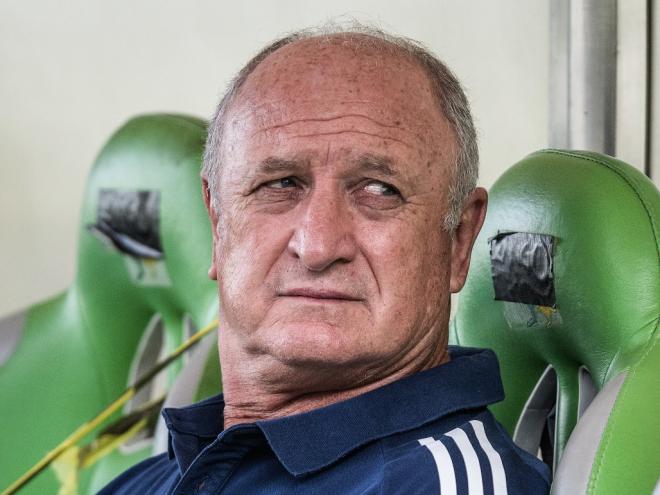 Depois de trabalhar no time por três meses, Felipão cobra salários atrasados