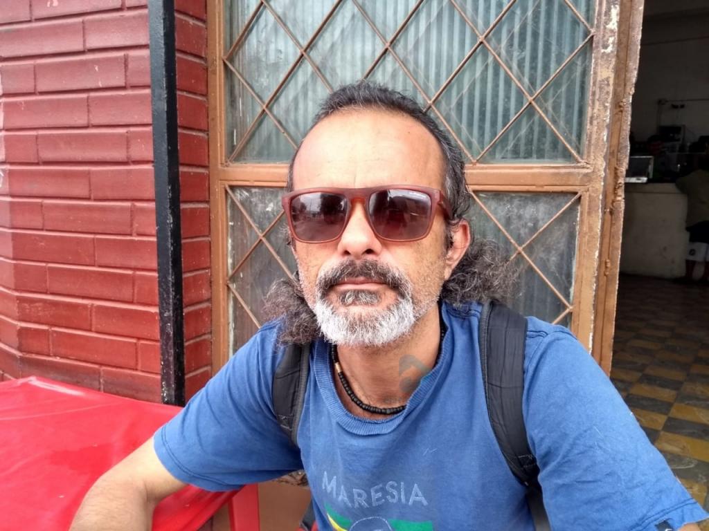 Gustavo Rocha Machado, 42 anos, autônomo Não sou favor do voto impresso, sou a favor da retirada do comprovante na hora do voto, mas, com certeza a urna eletrônica ainda é mais segura e mais rápida