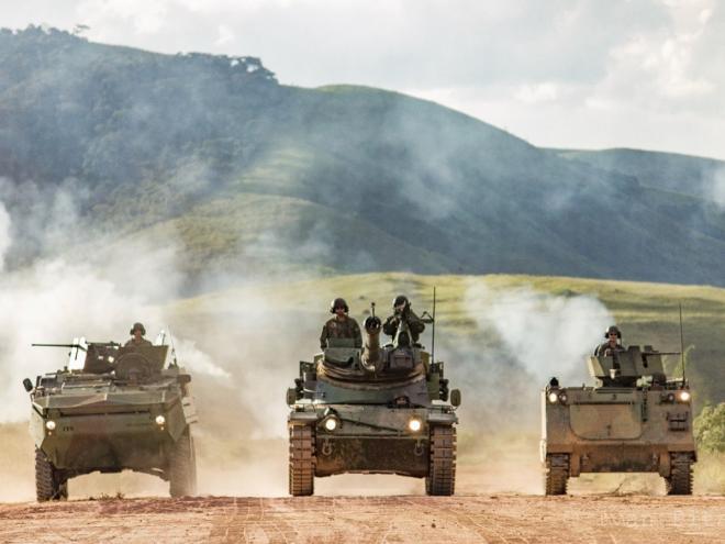 Unidades de blindados foram deslocadas do Rio de Janeiro para local de treinamento