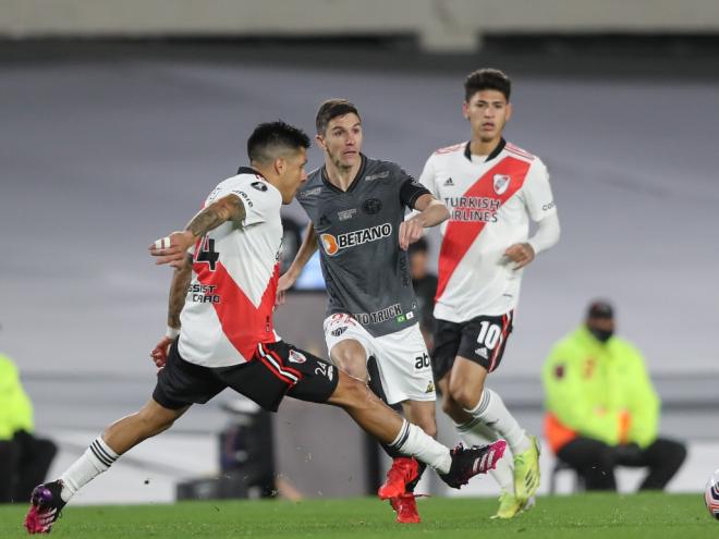 Com gol de Nacho, Galo saiu na frente na disputa por uma vaga na fase seguinte da Libertadores