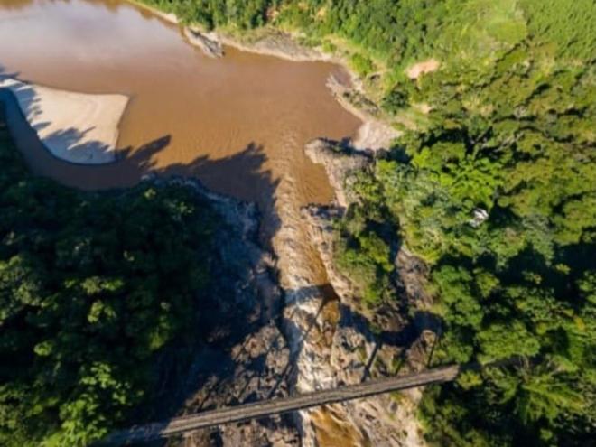 Ponte tem 200 metros de extensão sobre o rio Doce e liga os municípios de Pingo-d'Água a Marliéria