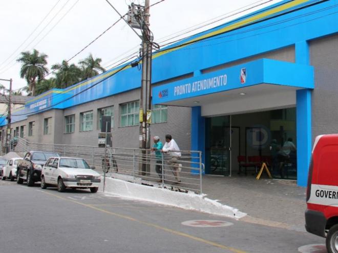 A vítima baleada no atentado foi encaminhada para este hospital na noite de domingo