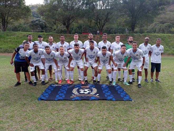 O time do Camisolão é treinado por Valdeci ''Vampeta''