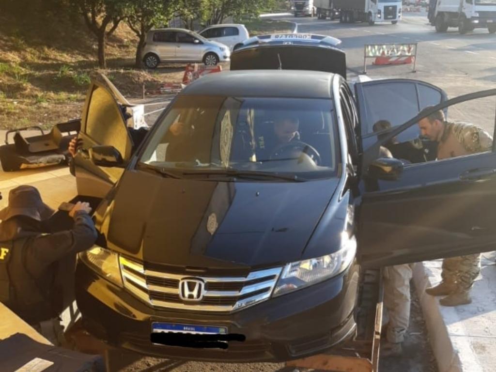Droga estava escondida em compartimentos de um Honda City