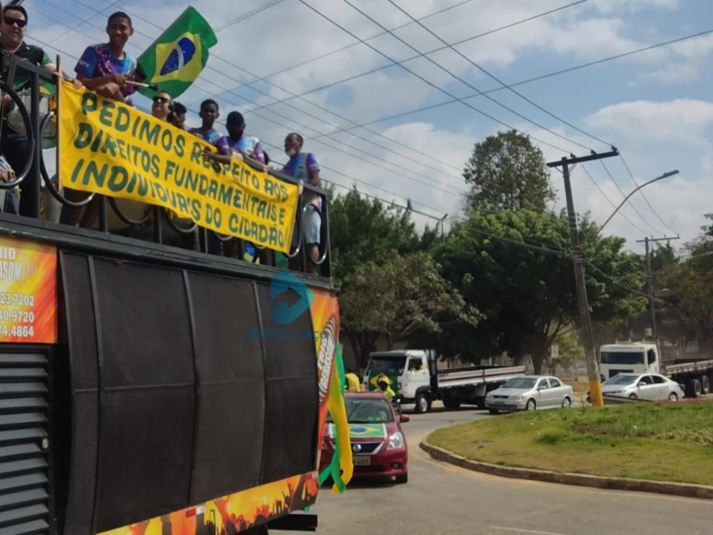 Protestos pedem destituição dos ministros do STF