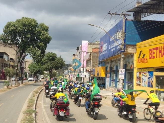 Manifestações recebem participação de ciclistas e motoclistas