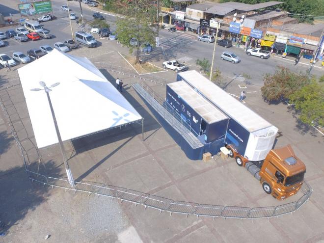 Carreta estacionou na Praça da Estação com toda a estrutura necessária para realizar exames, consultas e procedimentos oftalmológicos 