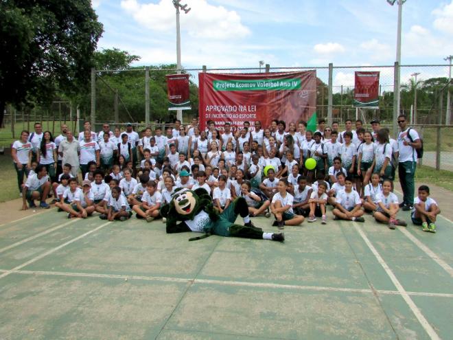 Vôlei no Parque é aberto a toda a população e tem início às 9h