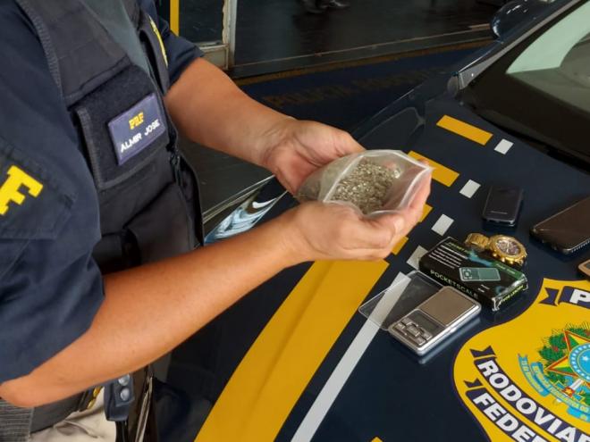 Malote com diamantes era transportado em um carro no qual estavam criminosos envolvidos em roubo à mão armada em Montes Claros 