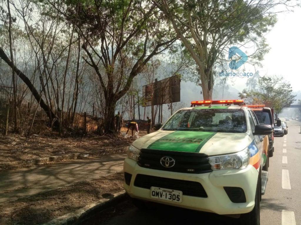 Combate ao fogo envolveu equipes de brigadistas, Bombeiros Militares e Policiais de Meio Ambiente