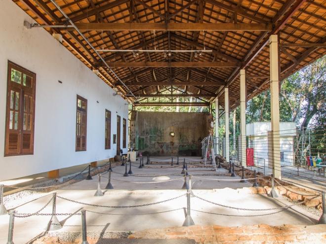 Ruínas da Estação Pedra Mole, às margens do rio Piracicaba: marco histórico regional