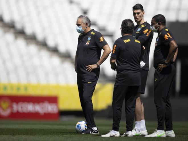 Brasil de Tite vai encarar Venezuela, Colômbia e Uruguai no mês que vem