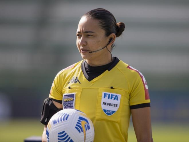 Edina Alves Batista será a árbitra principal da partida entre Corinthians e Palmeiras