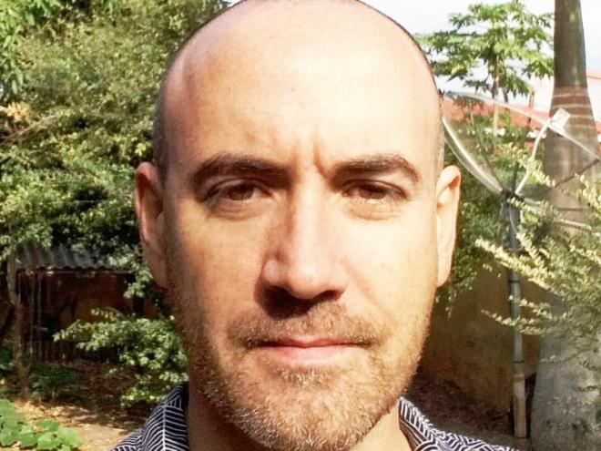 O artista e professor Guilherme Teixeira, diretamente de São Paulo