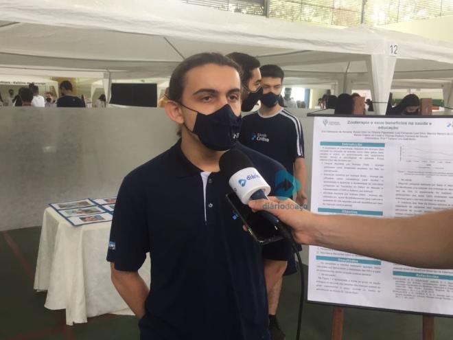 Renan Costa explicou a importância da zooterapia para o desenvolvimento da fala e socialização de crianças