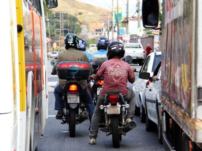 As motocicletas têm sido enxergadas como um meio para economizar com o combustível  