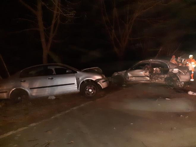 Choque entre Honda e Polo deixou duas pessoas mortas