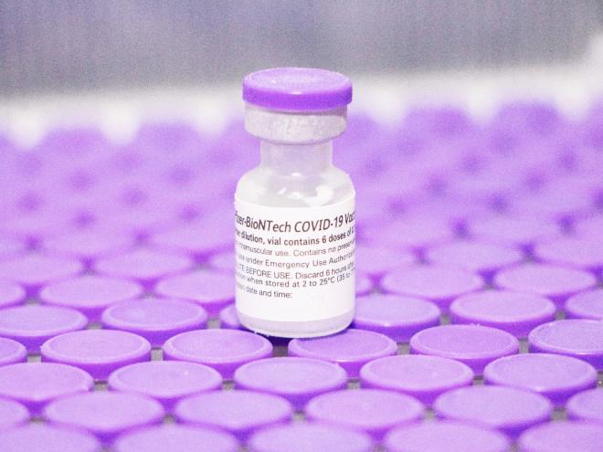 Única vacina que pode ser aplicada em adolescentes é a da Pfizer