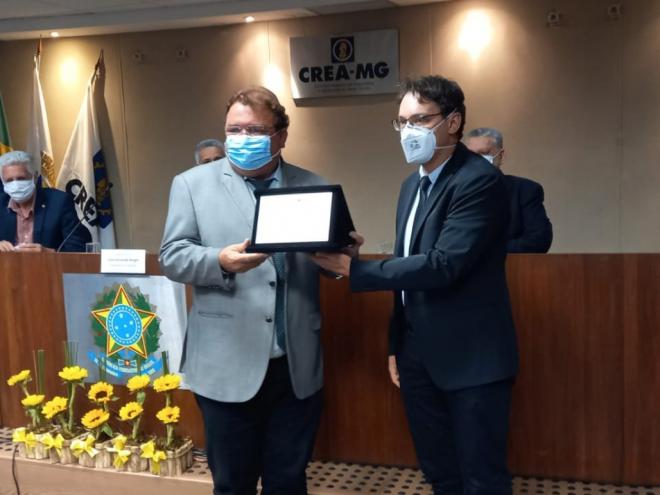 Celinho Sintrocel foi homenageado pelo COP-MG e mais 22 conselhos e ordens profissionais do Estado