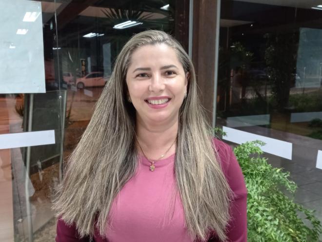 A secretária de Assistência Social, Lenice Givisiez, esclarece que são 50 vagas para o curso de Pedagogia e 50 para 