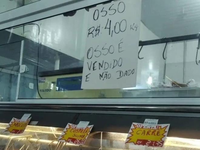 Comerciante disse ter ficado chateada com repercussão do caso e agora vai nem doar nem vender ossos 