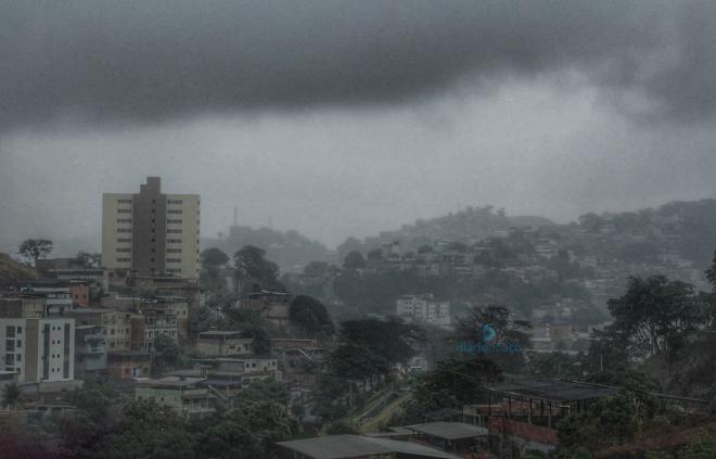 O principal benefício trazido com a chuva foi a queda na temperatura, de 35 graus ontem, para 28 graus hoje