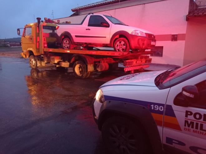 Dupla tinha assaltado residência, de onde levou carro e joias, um dos comparsas acabou morto ao reagir à PM