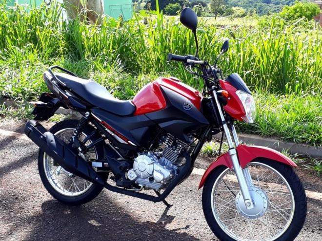 Modelo roubado é uma YBR 150 Factor, de cor vermelha, ano 2018, placa QPN 0179.