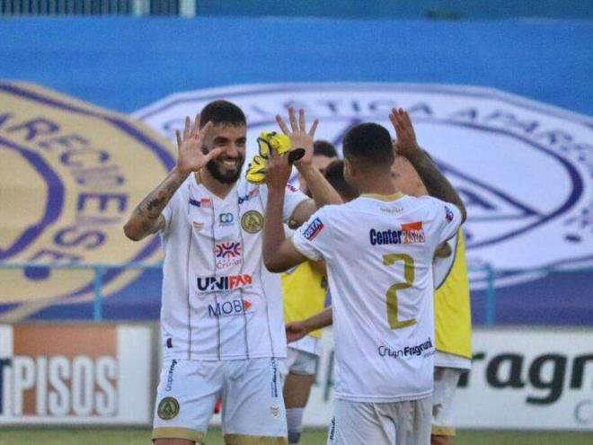 Aparecidense, de Goiás, é uma das equipes que vai disputar a Terceira Divisão do ano que vem