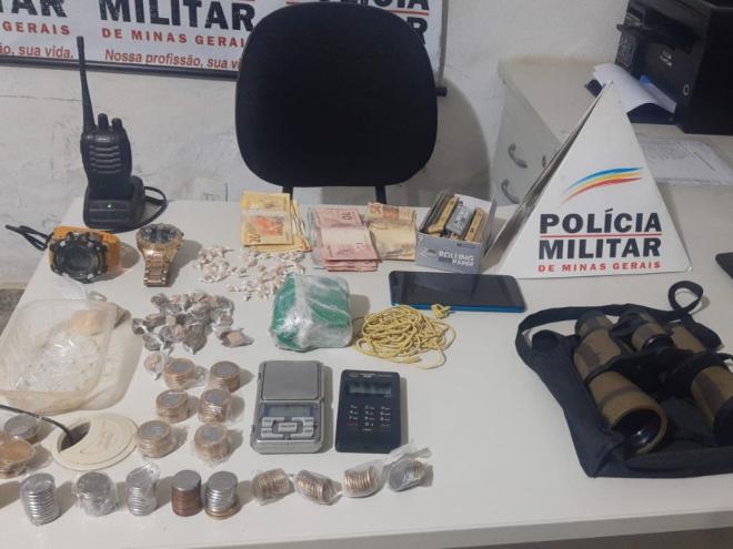 Produtos apreendidos no bairro Nossa Senhora das Graças em Ipaba na tarde de quinta-feira, 21 