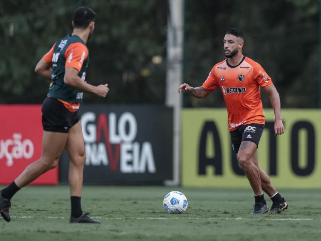 Se tomar um cartão amarelo hoje, zagueiro Nathan Silva não poderá enfrentar o Rubro-negro carioca