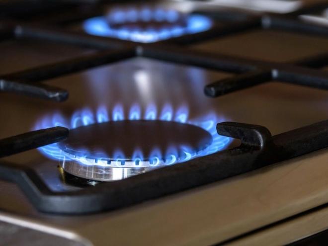 Alta do dólar e dos combustíveis tem influenciado aumento do gás de cozinha
