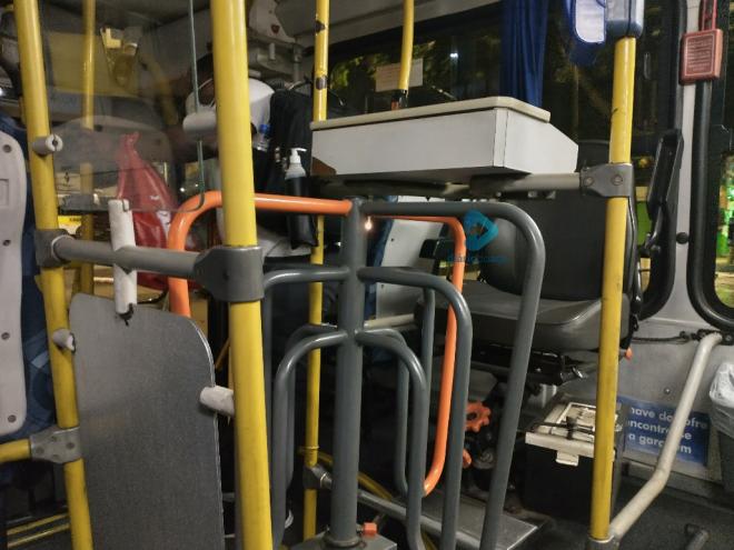 Há dois meses algumas linhas estão circulando sem o cobrador de passagens
