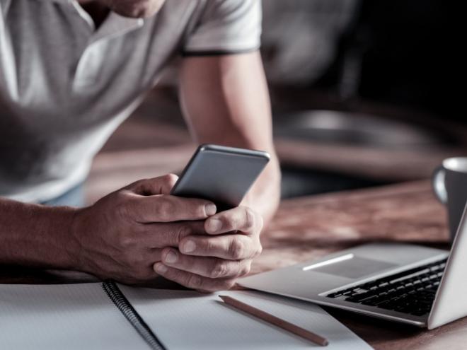 A oportunidade de capacitação é uma das iniciativas que diversas empresas estão oferecendo aos profissionais inseridos ou não no mercado de trabalho, que desejam aumentar os conhecimentos na área de tecnologia