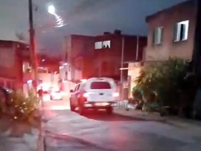 O momento que os policiais militares estavam em ação nos aglomerados urbanos no Bethânia