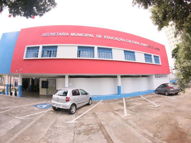 Com o fechamento das escolas durante a pandemia, houve redução de despesas