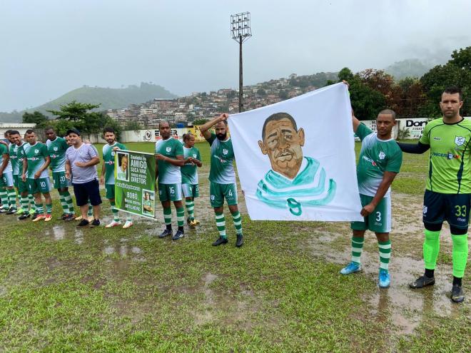 Antes do jogo, time do Palmeiras fez homenagem ao ex-atacante Bobô, que morreu nesta semana. Bobô defendeu as cores do clube nos anos 1980 e 1990