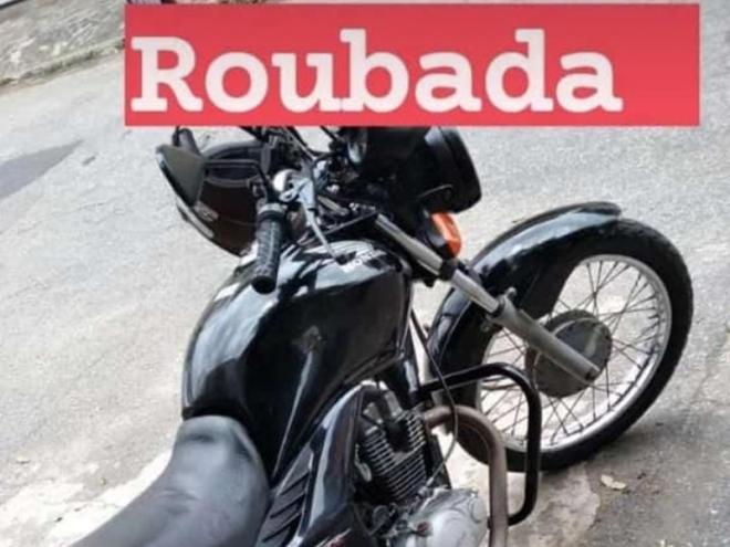 Uma das motos roubadas durante o assalto na noite de domingo no bairro Iguaçu