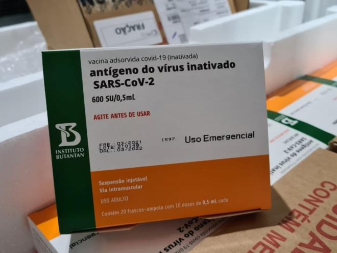 A nova fase da campanha de vacinação do governo federal não deverá contar com doses da Coronavac 