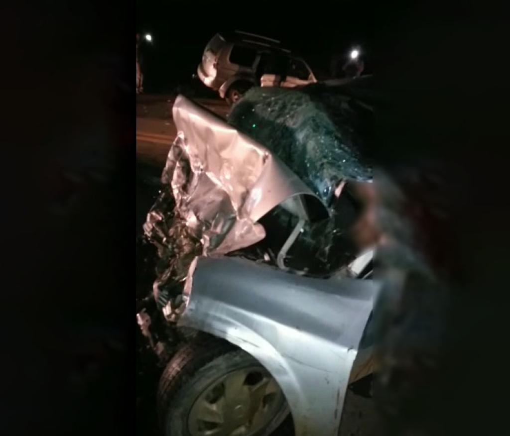 Testemunhas afirmam que motorista do Celta invadiu a contramão e atingiu frontalmente a Mitsubishi 