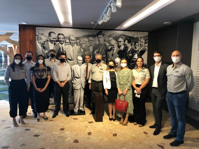 Promotores de Justiça, quando foram recebidos pelo presidente Sergio Leite e outros diretores da companhia