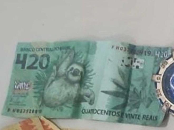 Dinheiro de brinquedo foi apreendido no Espírito Santo; Em Minas Gerais, idoso chegou a dar troco ao receber a cédula 