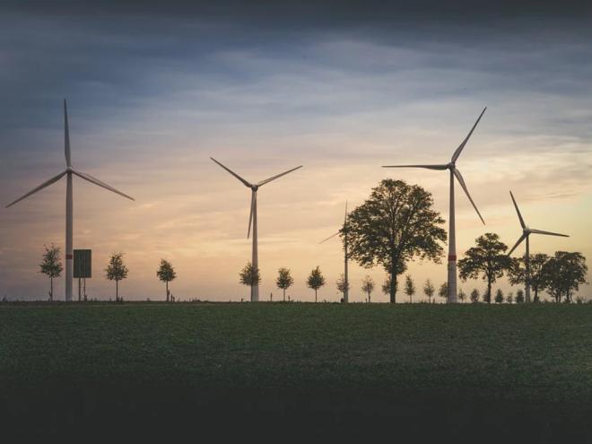Enquanto em outros países ao redor do mundo, o uso de energia vinda de fontes renováveis corresponde a 10,46%, no Brasil, o uso dessas fontes corresponde a 43,3%. 