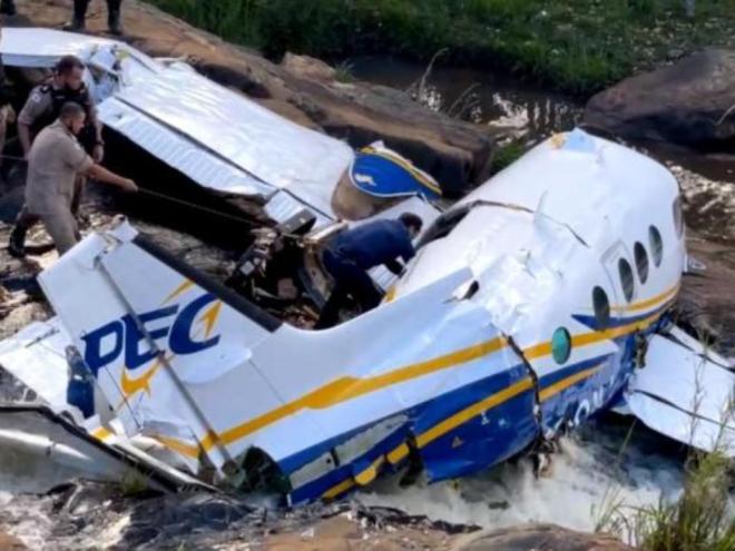 O avião caiu um minuto antes do horário previsto para o pouso no aeroporto de Ubaporanga