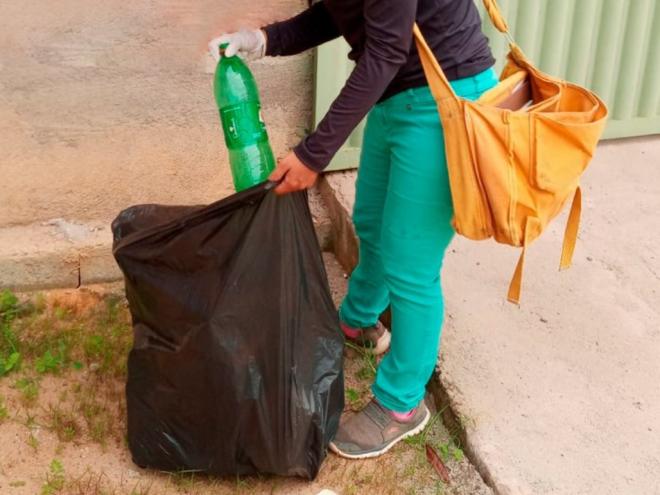 Agentes da prefeitura promovem um mutirão de limpeza iniciado no último dia 8