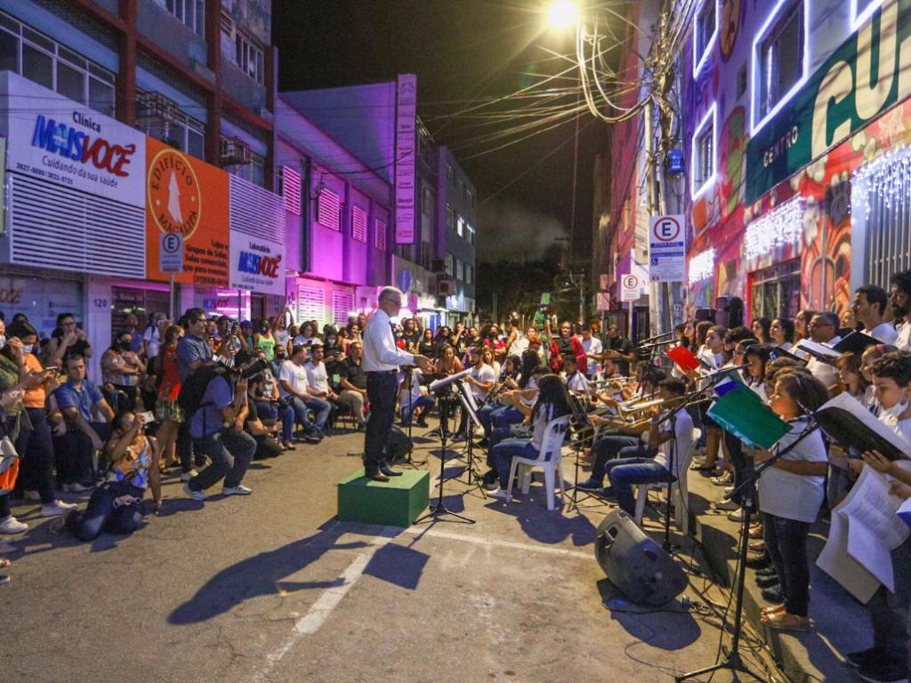 Inauguração foi abrilhantada por uma cantata de Natal com alunos da Escola de Música Tenente Oswaldo Machado (TOM)